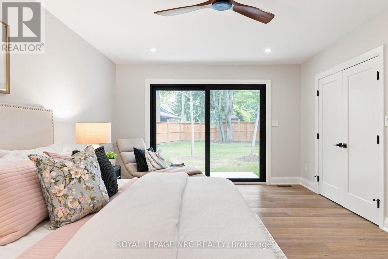 7 WOODINGTON CRESCENT - 35