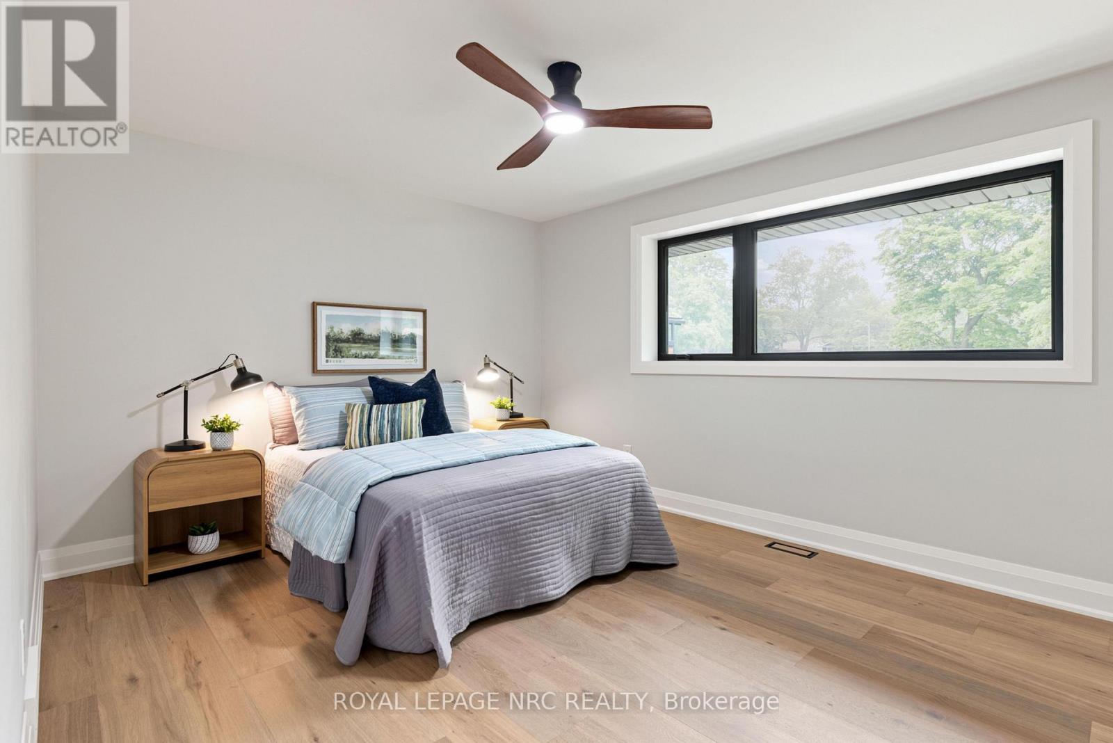 7 WOODINGTON CRESCENT - 40