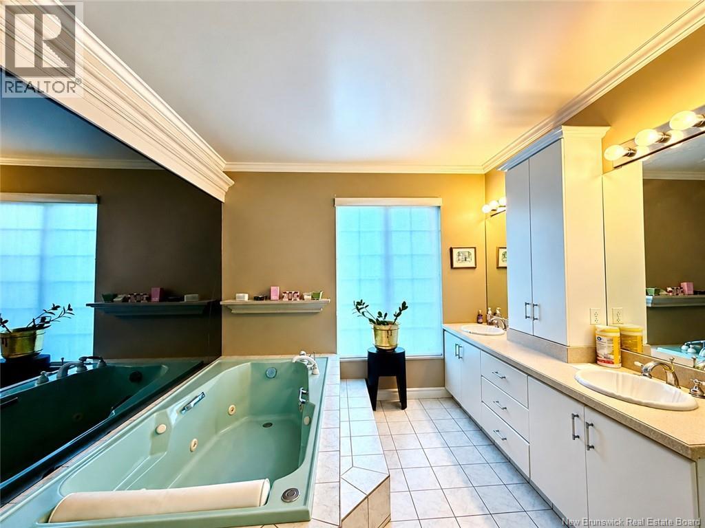 102 St. George - Image 32