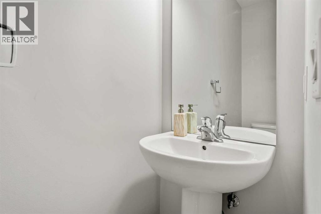 192 Carrington Crescent NW - Image 12