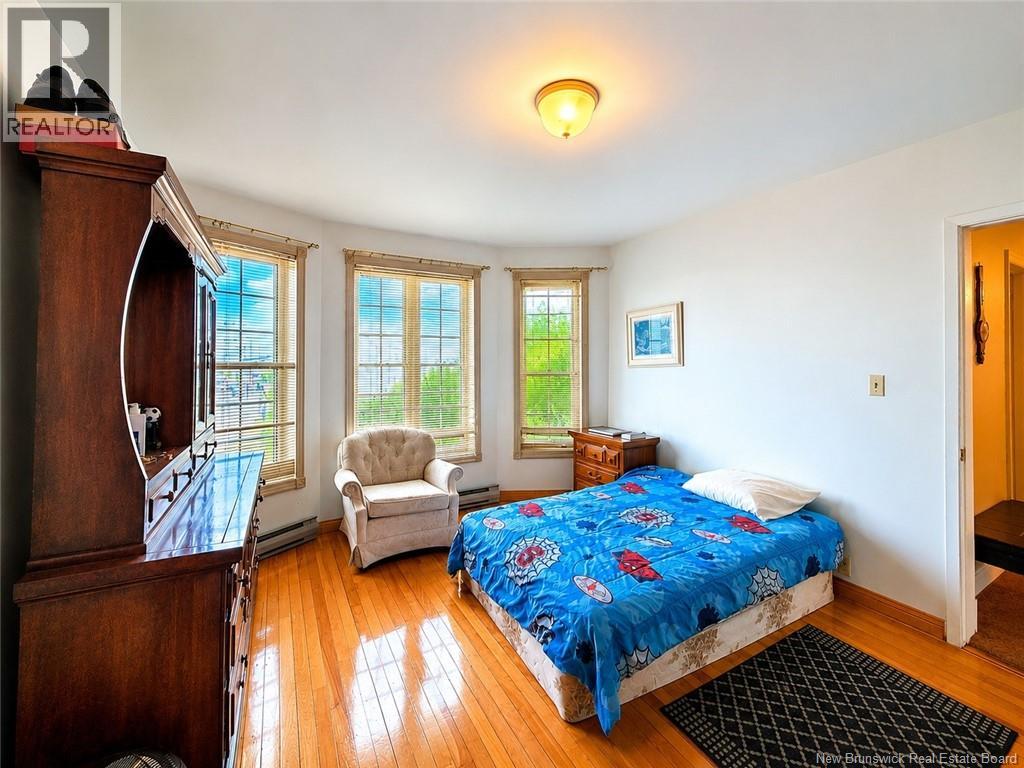 102 St. George - Image 33