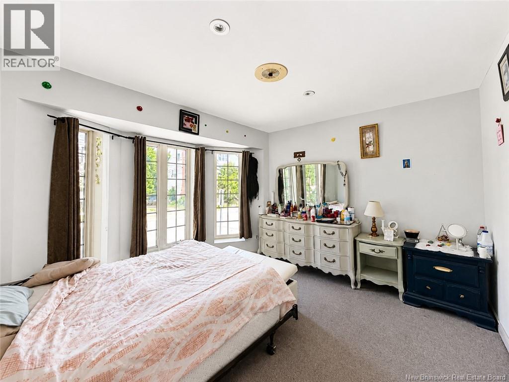 102 St. George - Image 43