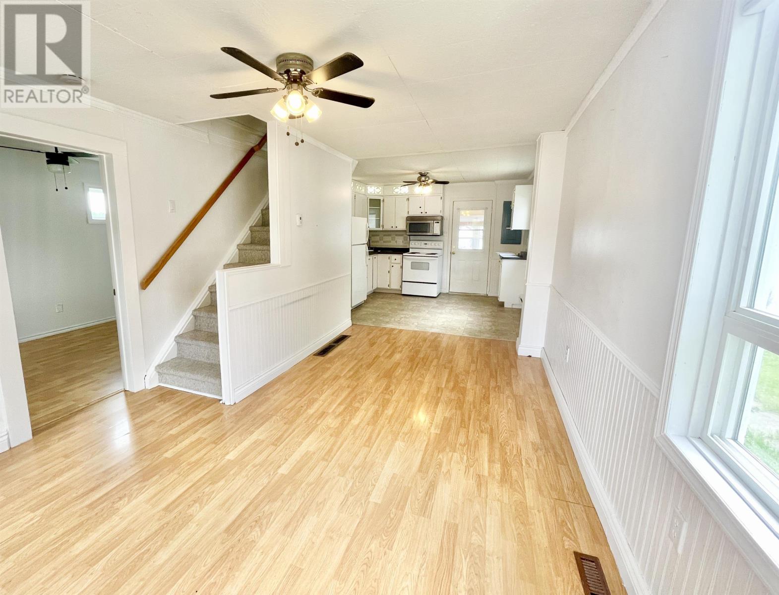 25 Casimir AVE - 13