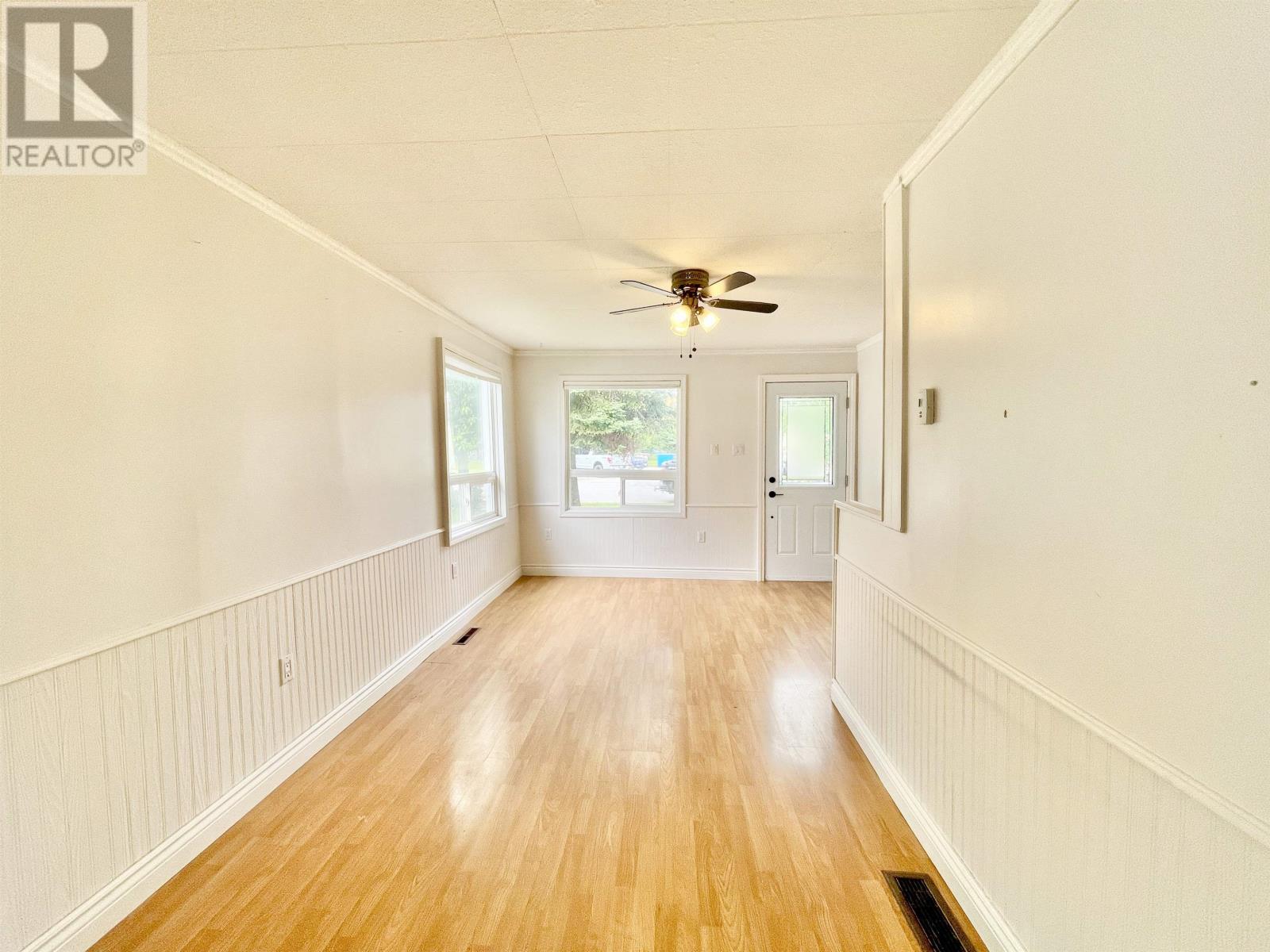25 Casimir AVE - 6