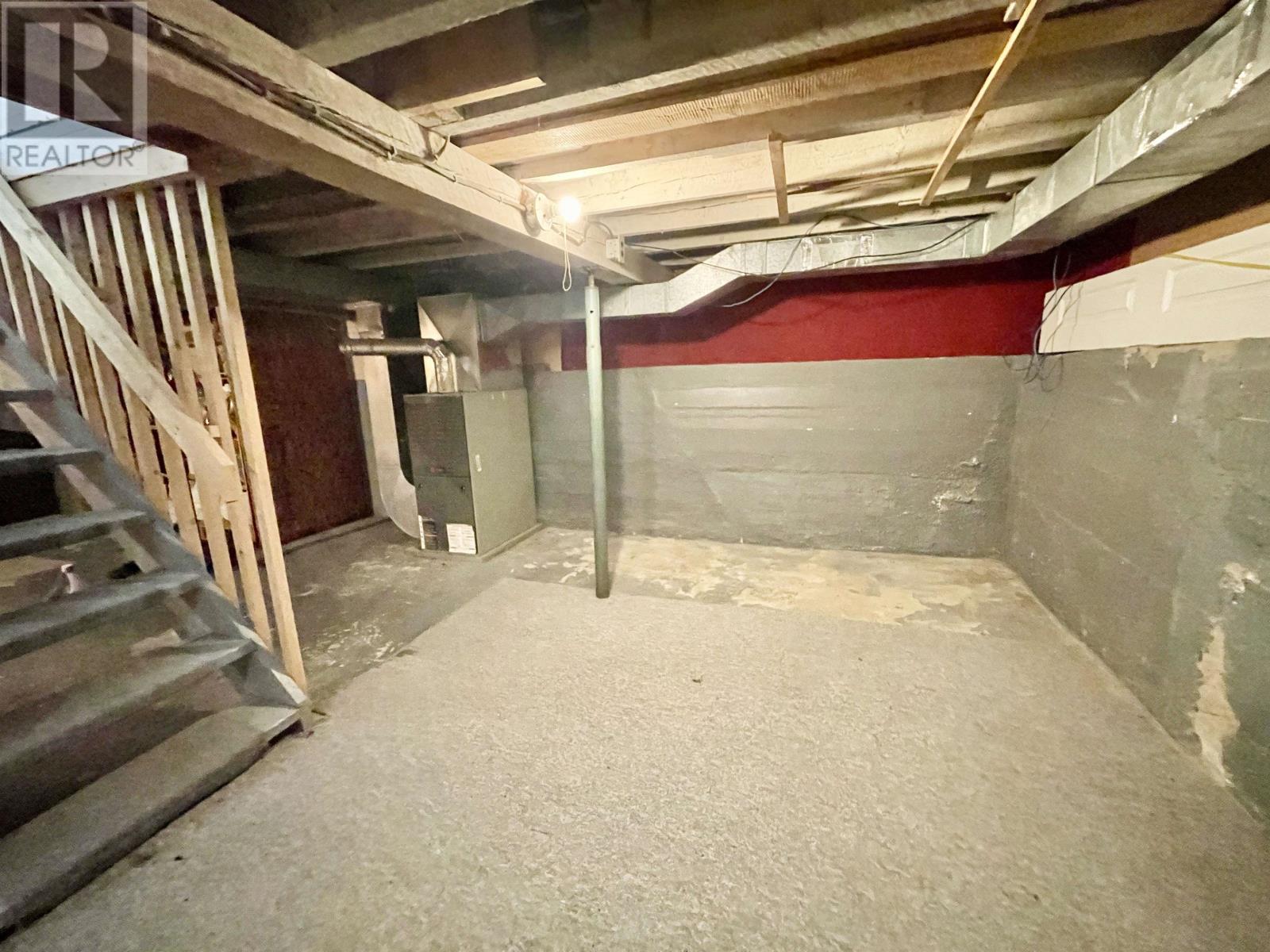 25 Casimir AVE - 27