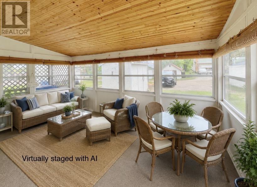 25 Casimir AVE - 20
