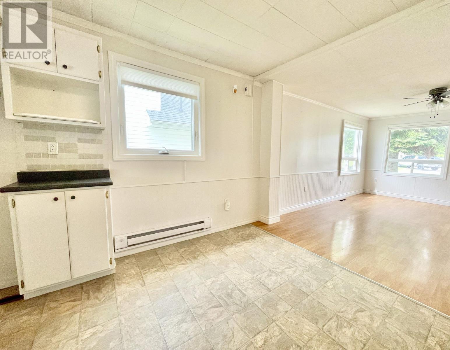 25 Casimir AVE - 8