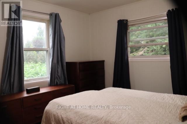 4893 VICTORIA STREET - 16
