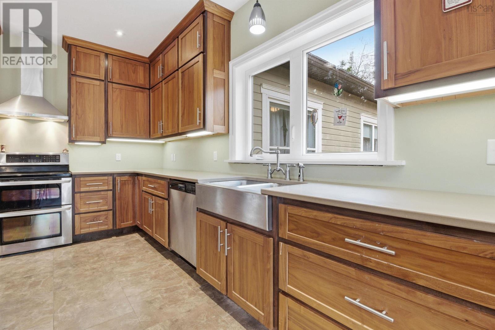 695 Sandwick Drive - 11