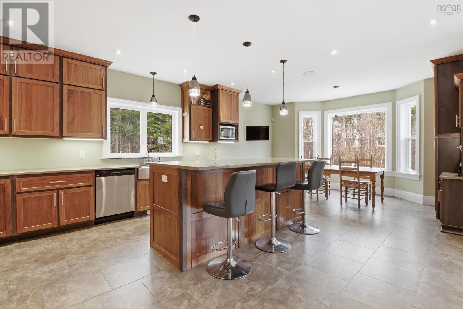 695 Sandwick Drive - 13