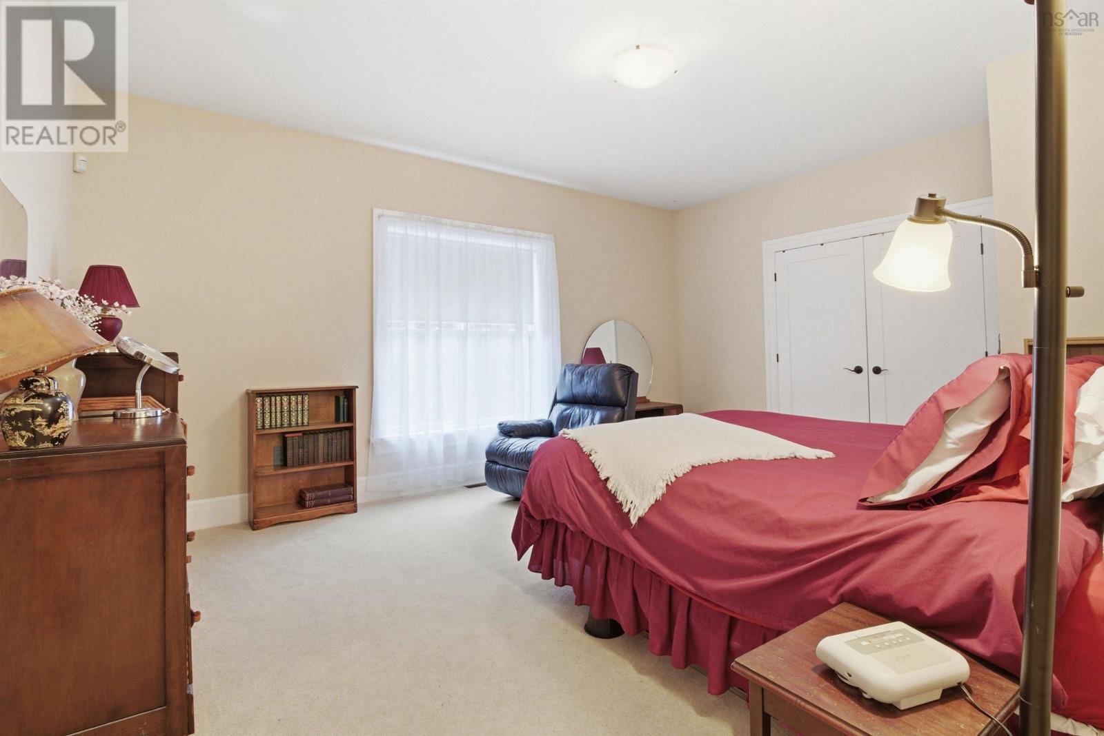 695 Sandwick Drive - 32