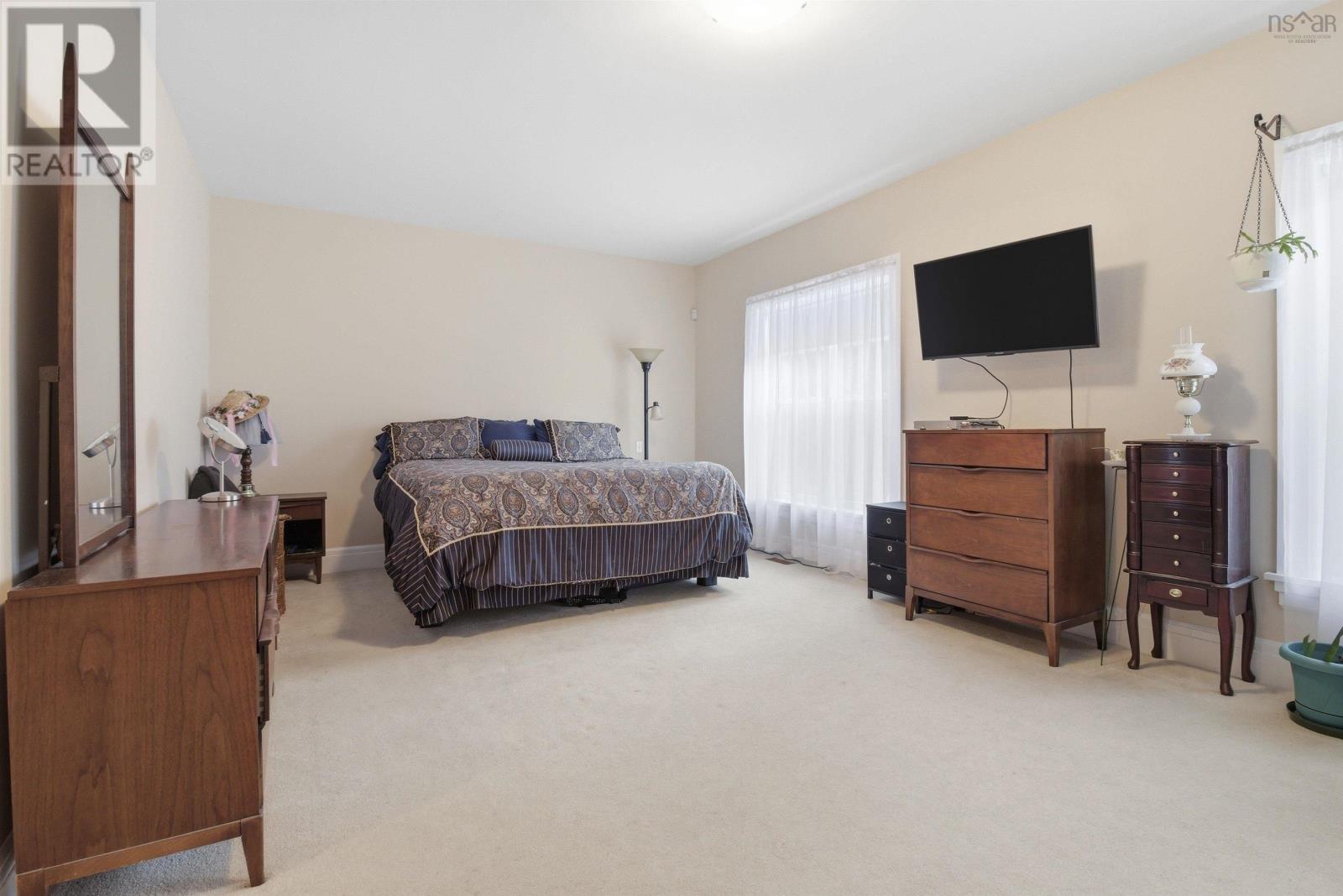 695 Sandwick Drive - 33
