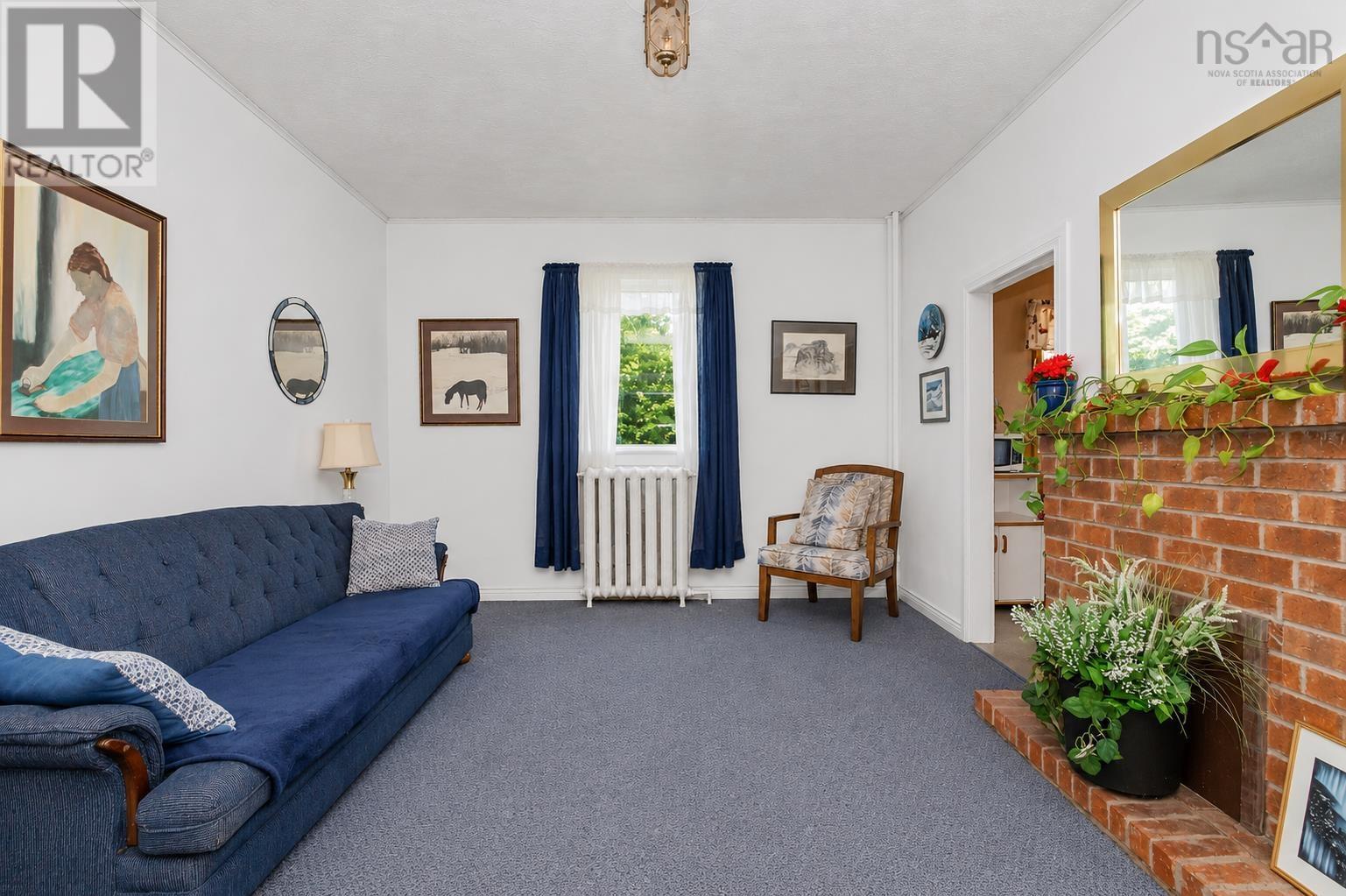 26 HUGH Street - 12