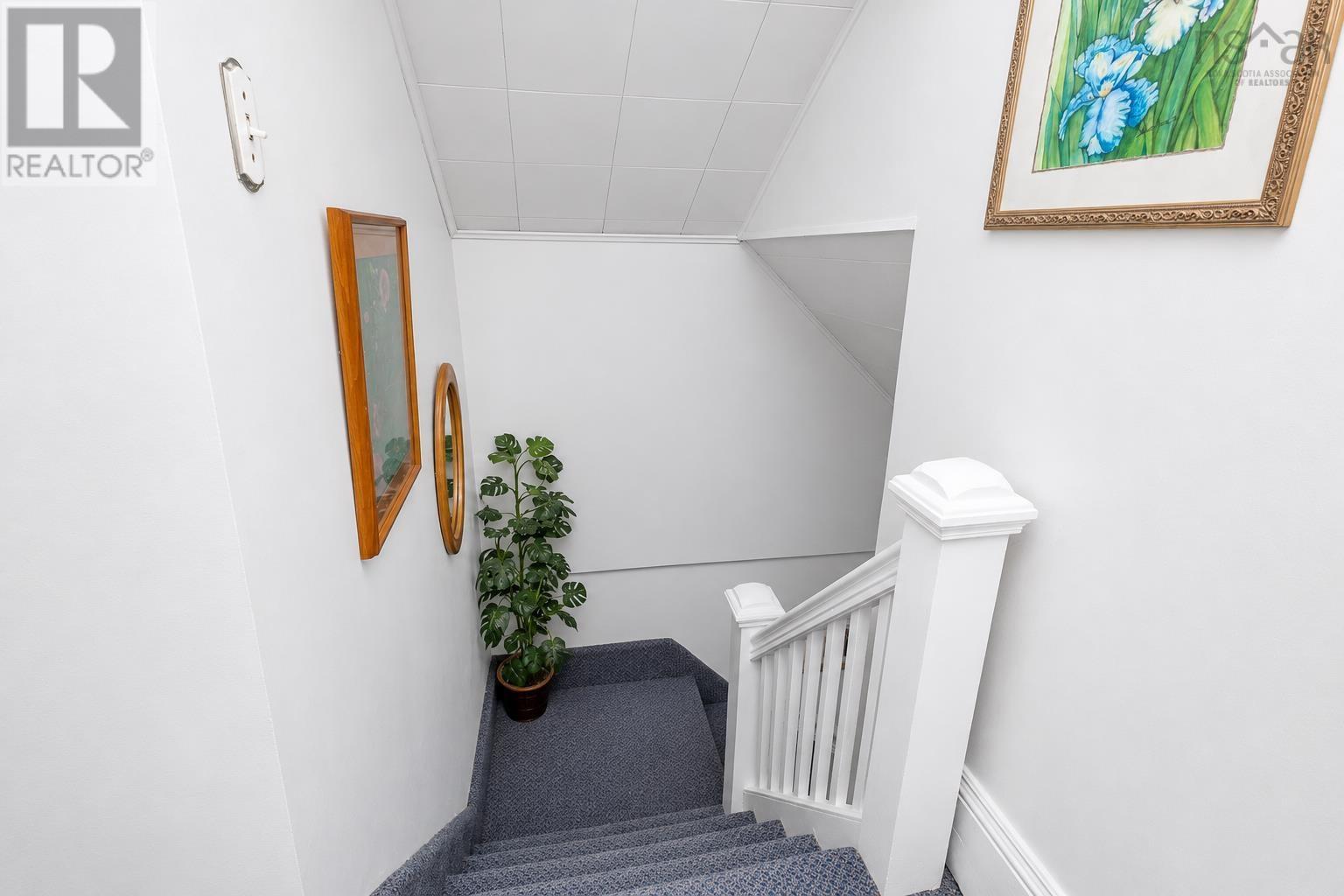 26 HUGH Street - 16
