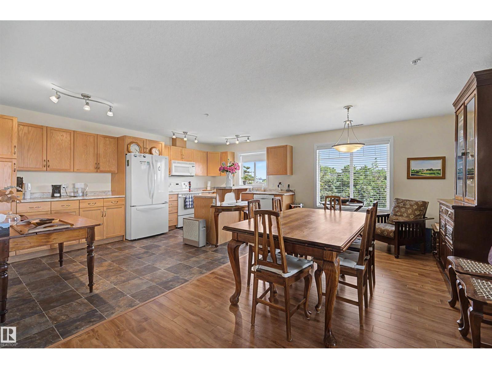 #231 231 78 A MCKENNEY AV - 13