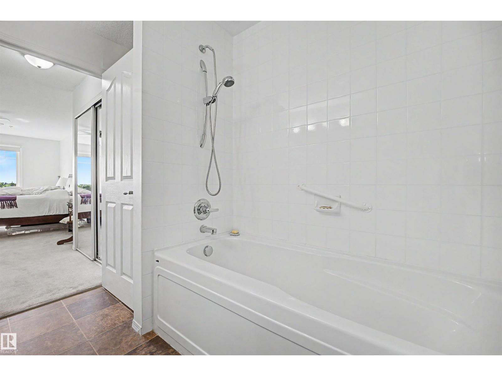 #231 231 78 A MCKENNEY AV - 29