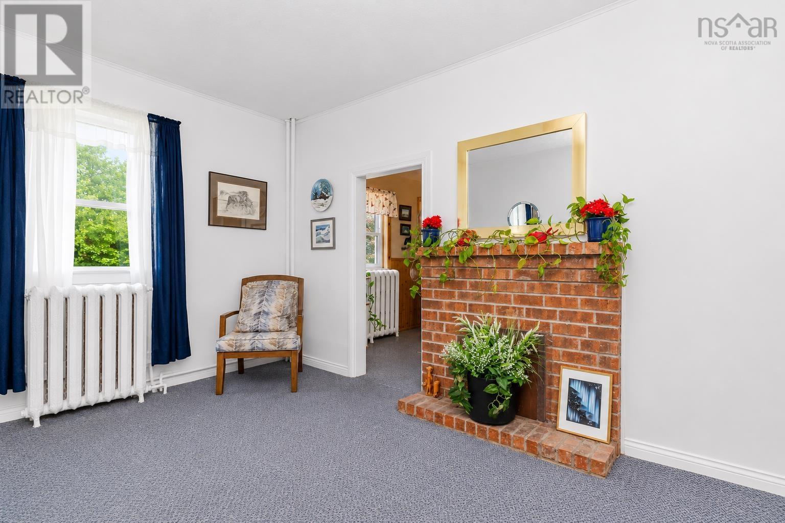26 HUGH Street - 11
