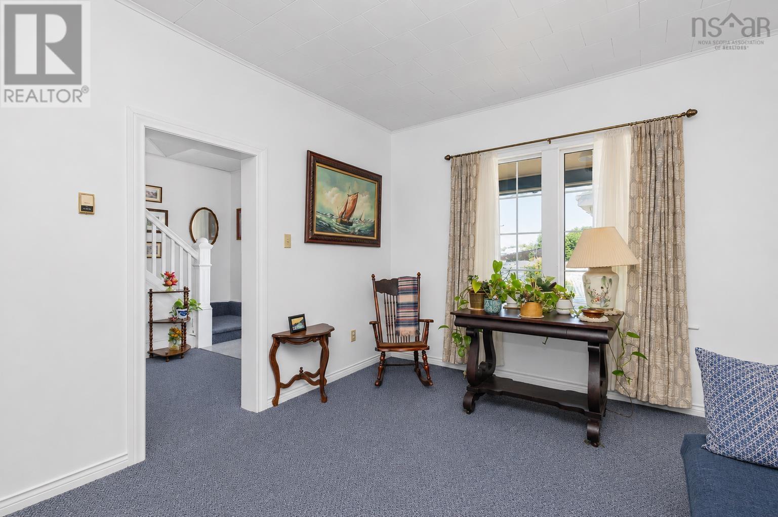 26 HUGH Street - 15