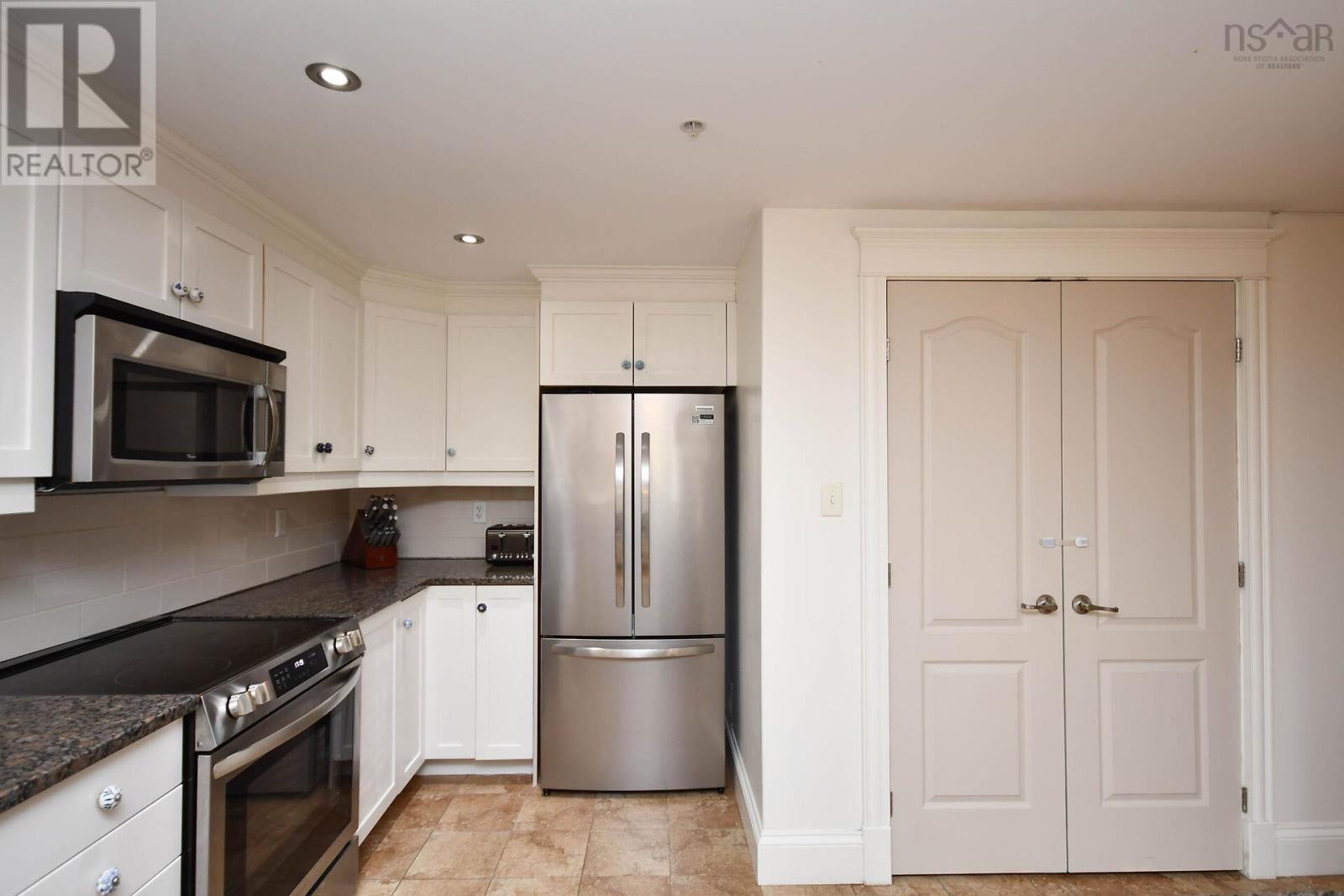 #607 200 Crown Drive - 15