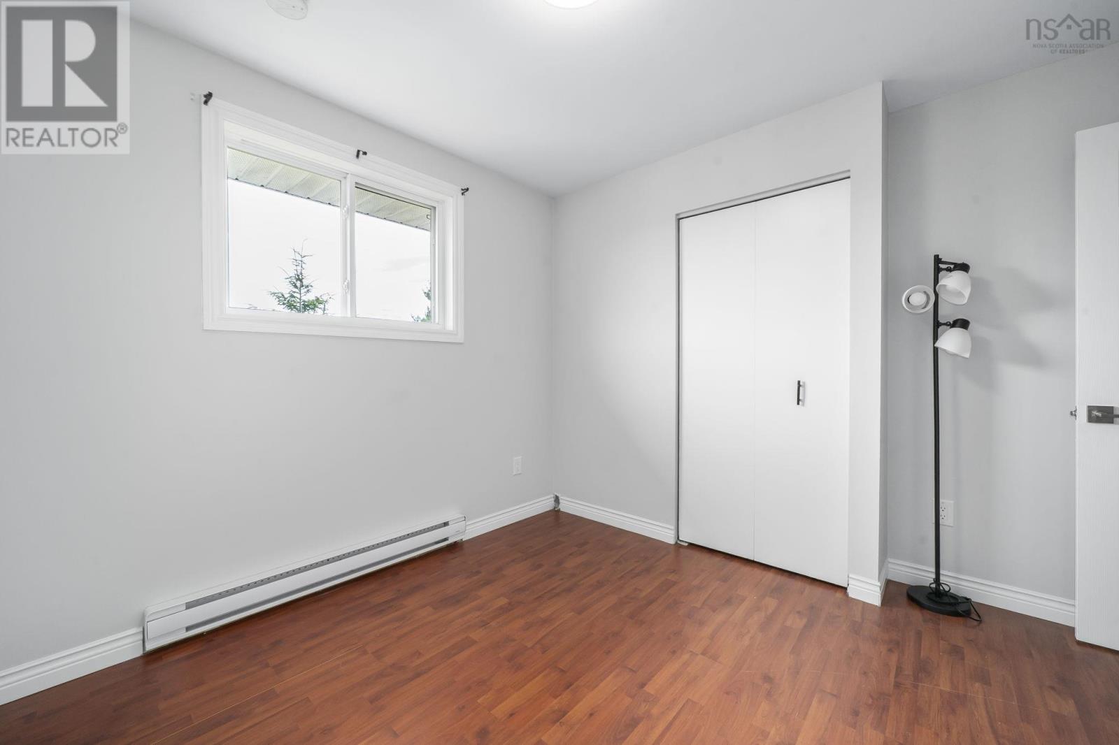 25 Linden Court - 27