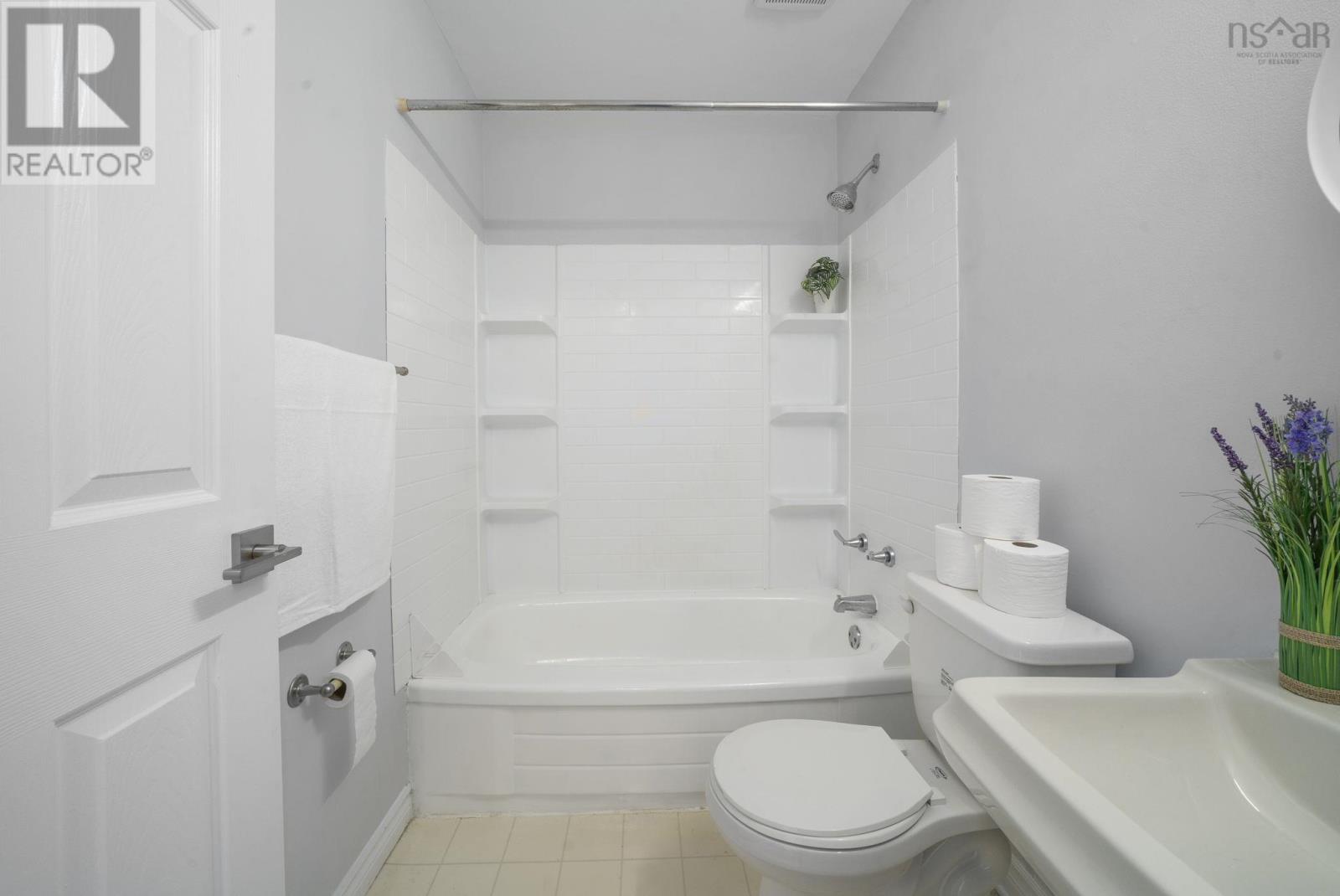 25 Linden Court - 29
