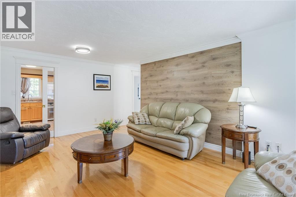 43 Morewood - Image 17
