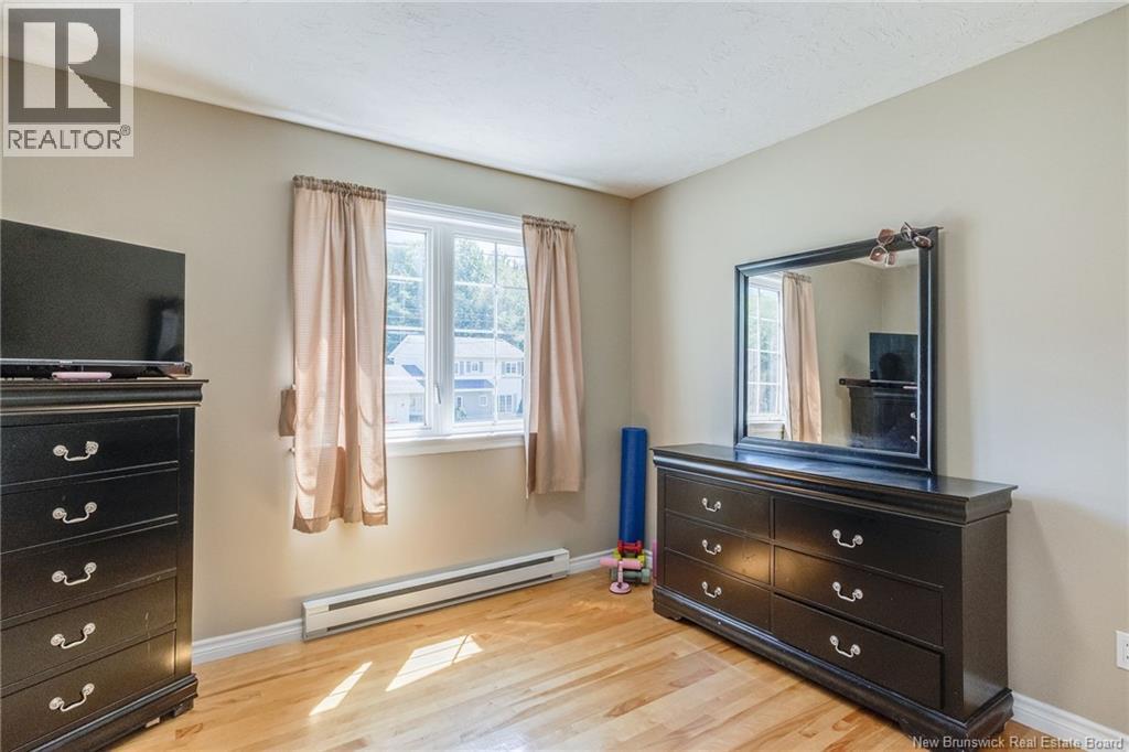 43 Morewood - Image 33