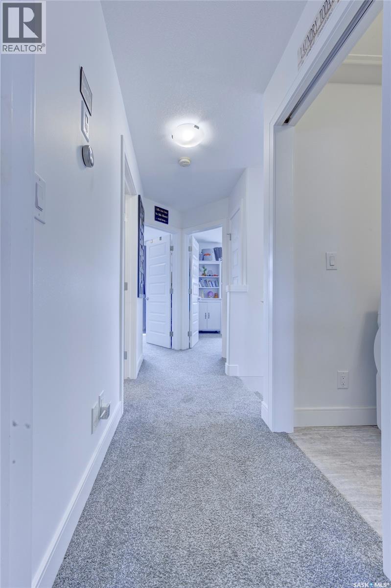 158 Cowan CRESCENT - 27