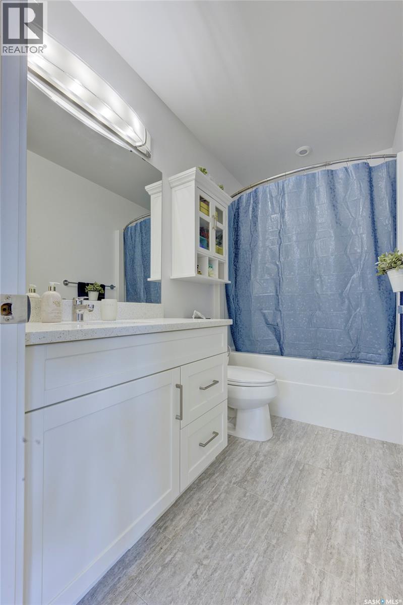 158 Cowan CRESCENT - 32