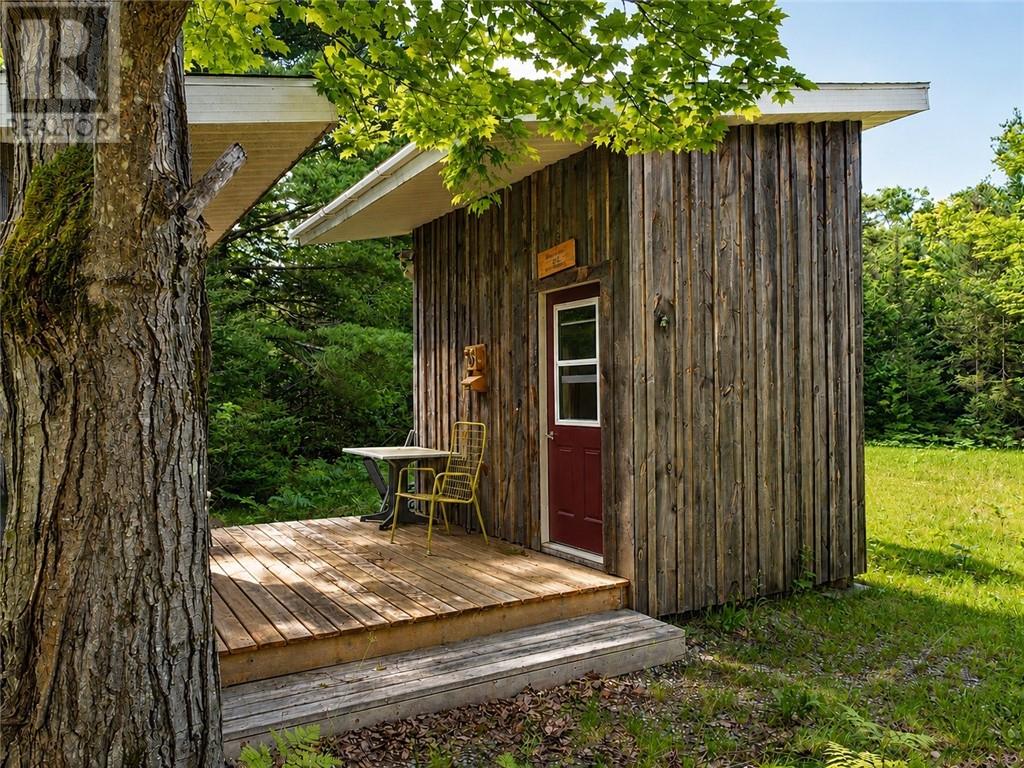 90 Clarke Rd - 32