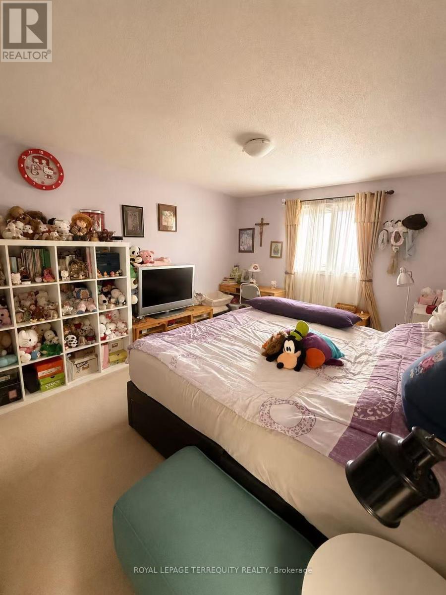 304 CHARLTON AVENUE - 6