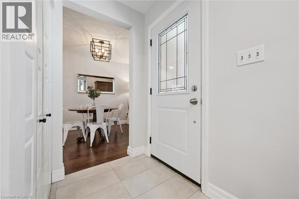 1298 ROSEMARY Crescent - Image 4
