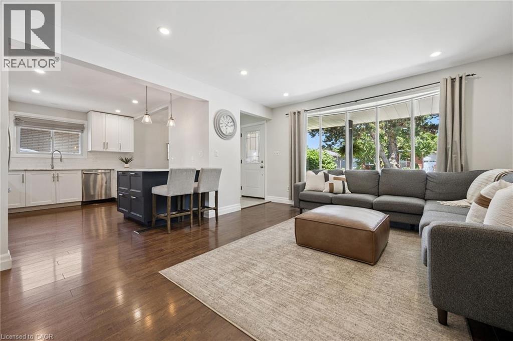 1298 ROSEMARY Crescent - Image 8