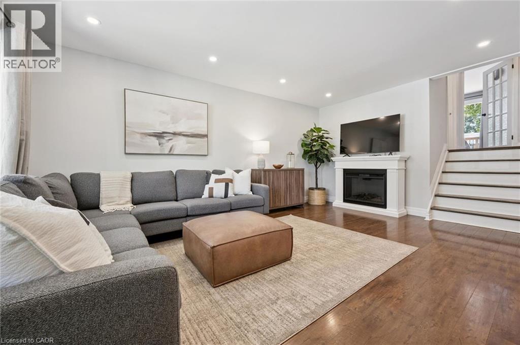 1298 ROSEMARY Crescent - Image 5