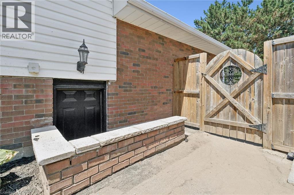 1298 ROSEMARY Crescent - Image 36
