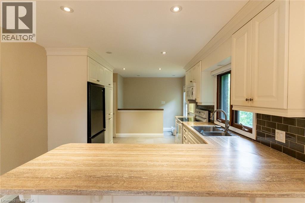 30 PROCTOR Avenue - 19
