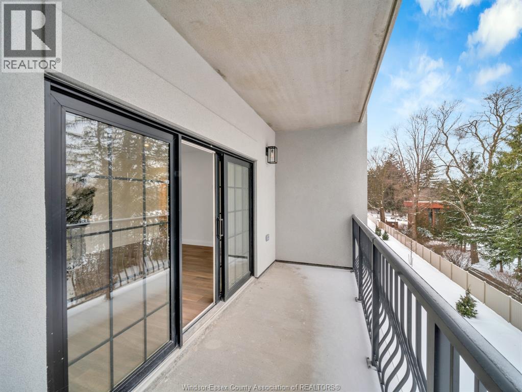 #411 3817 HOWARD AVENUE - 20