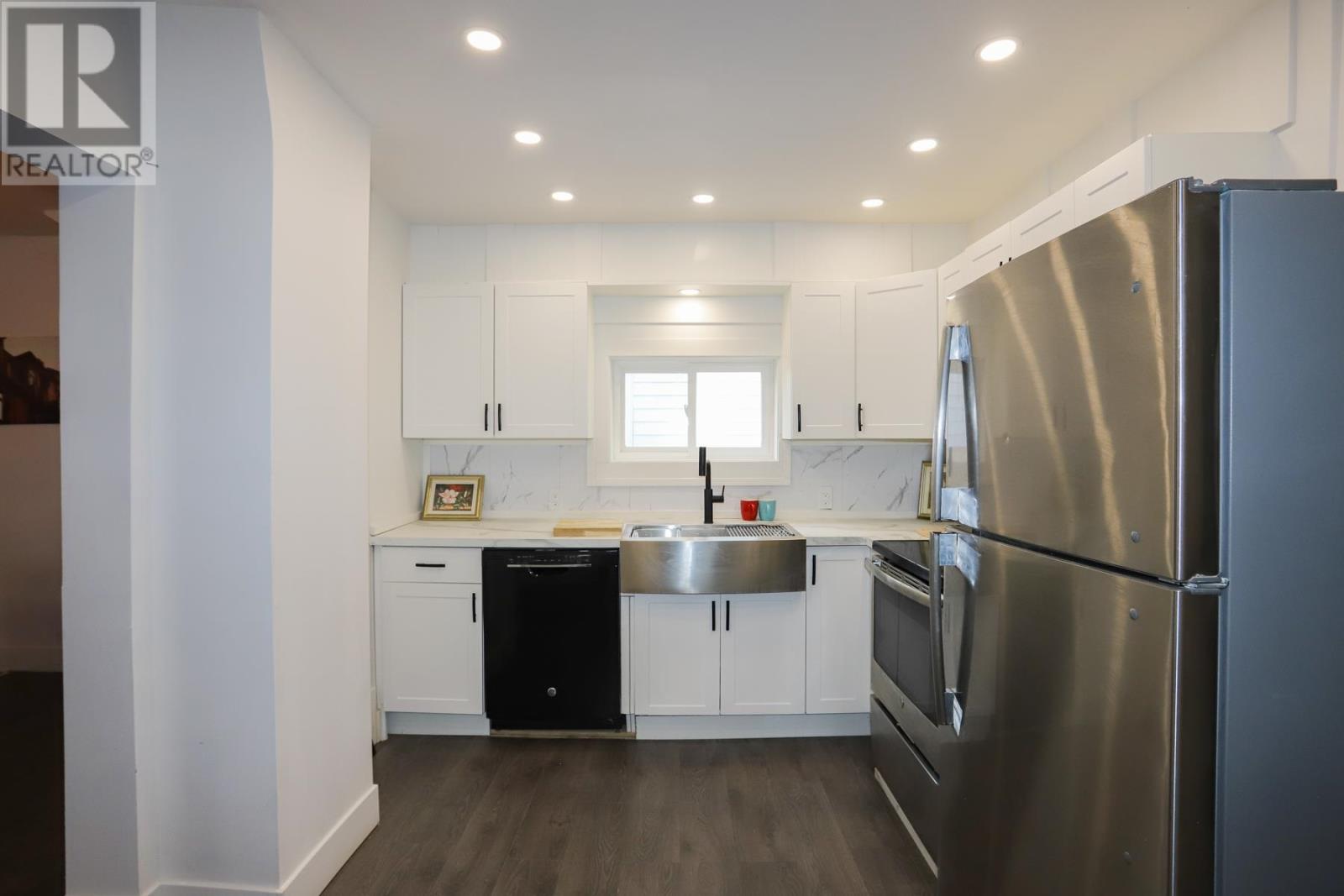 404 John ST - 17