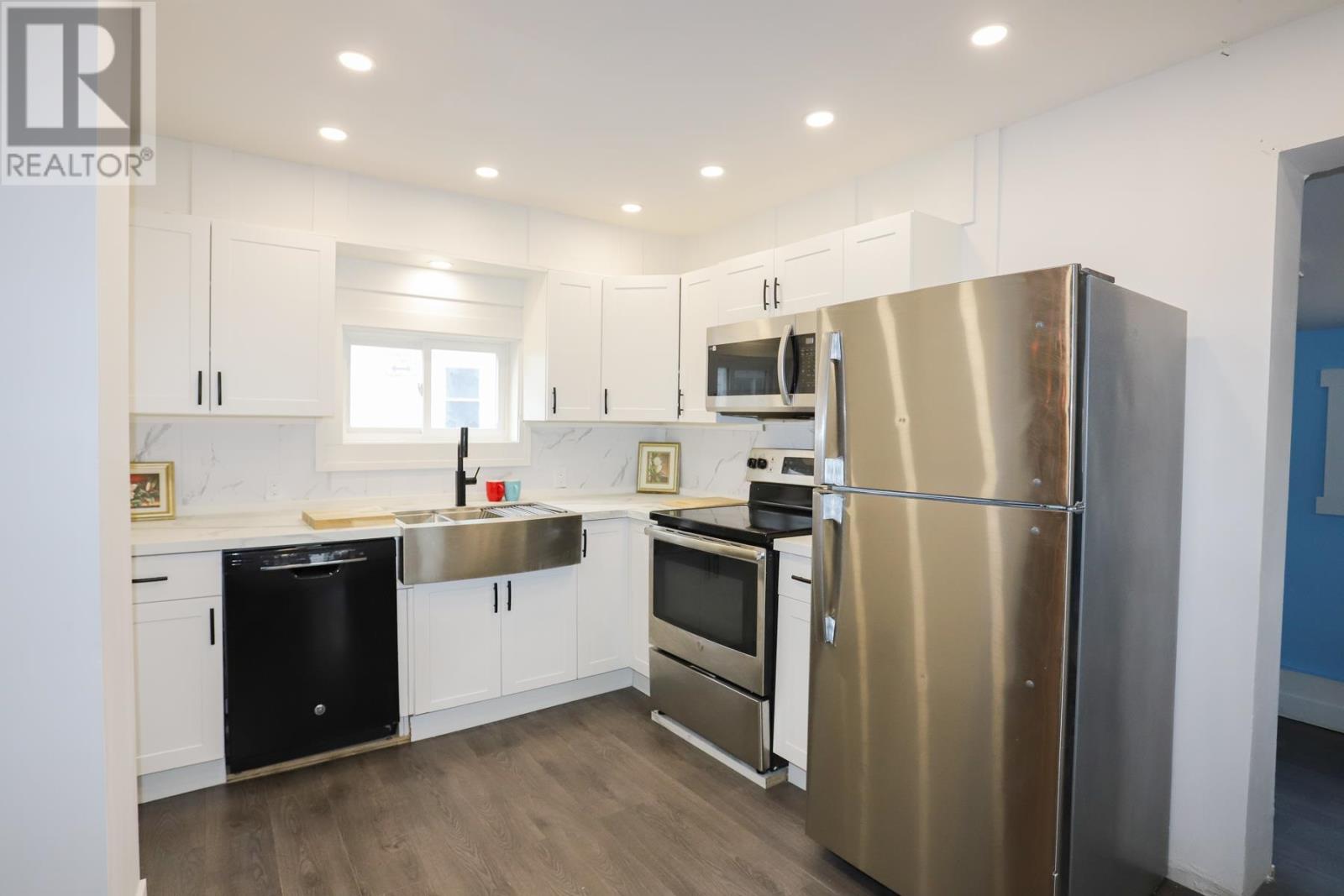 404 John ST - 16