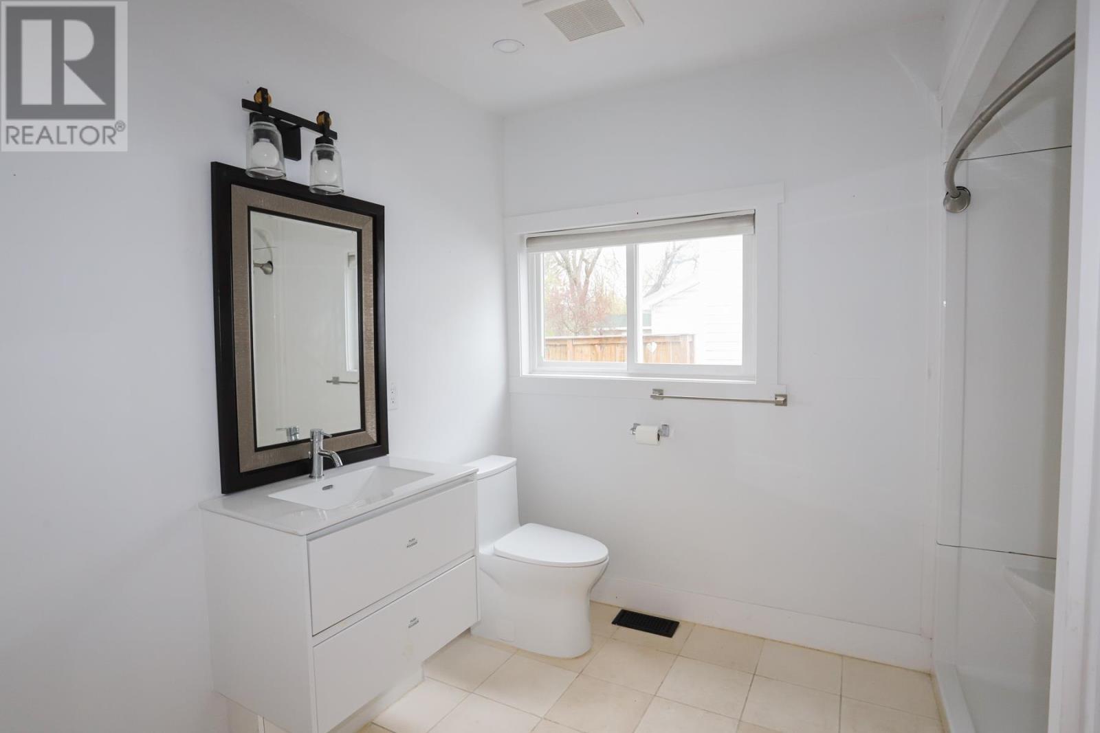 404 John ST - 23