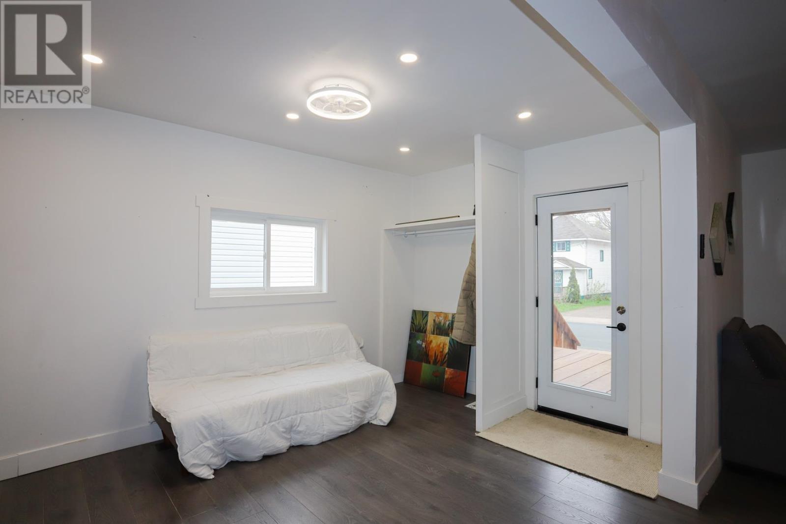 404 John ST - 26