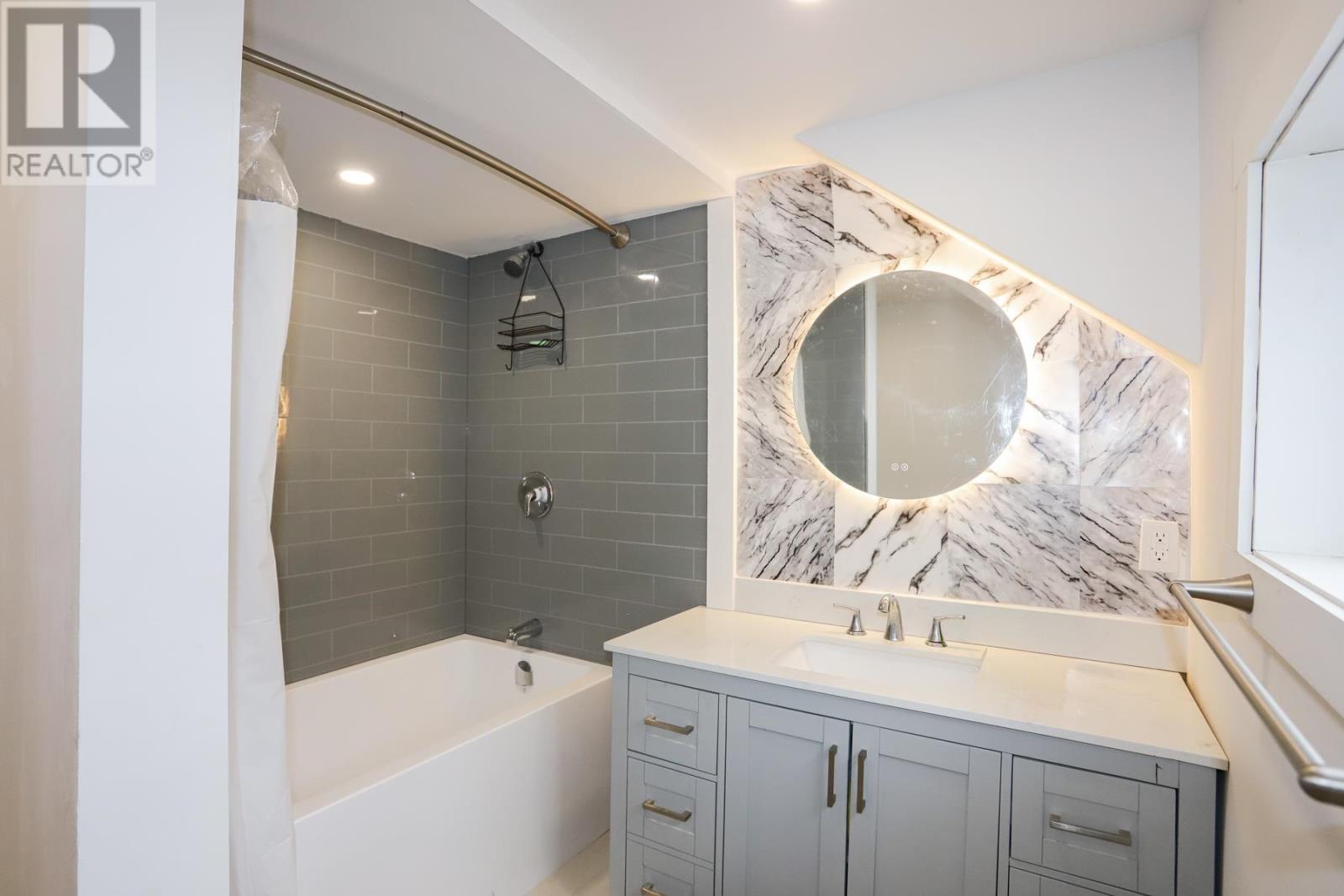 404 John ST - 30