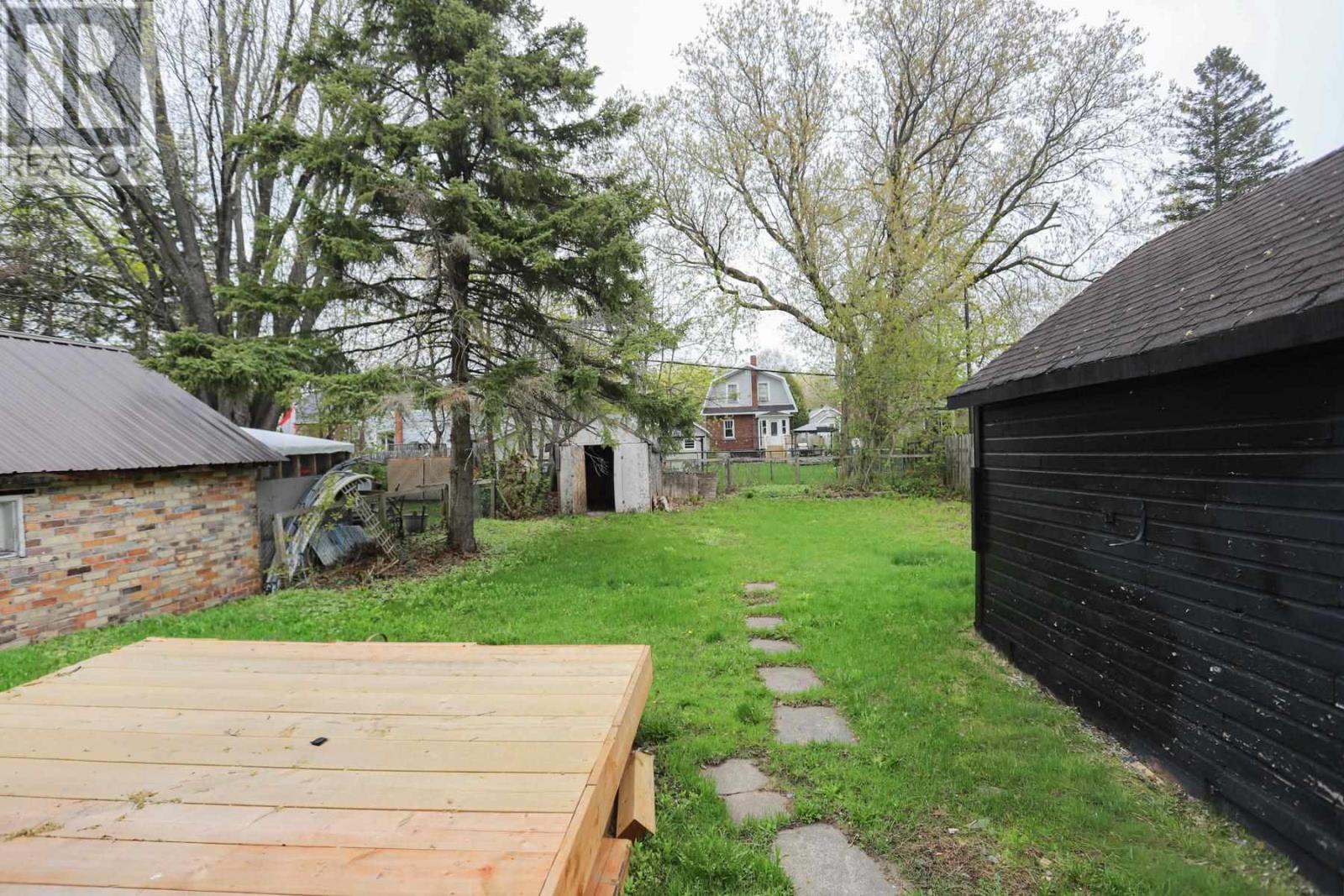 404 John ST - 46