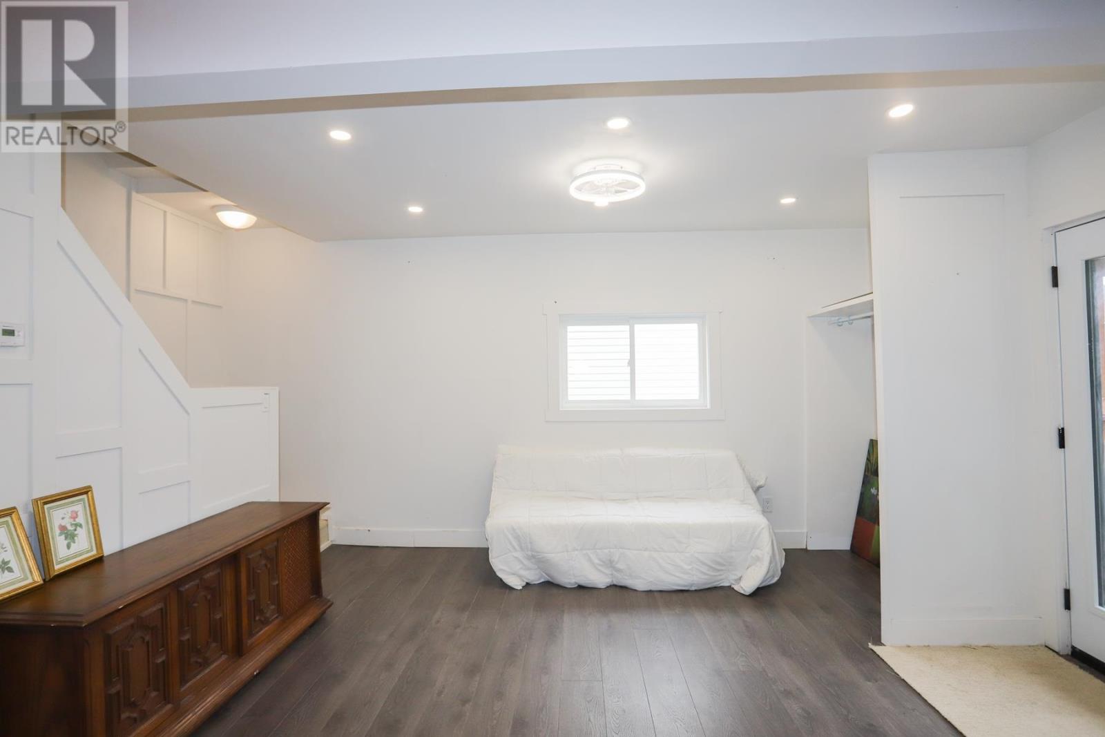 404 John ST - 8
