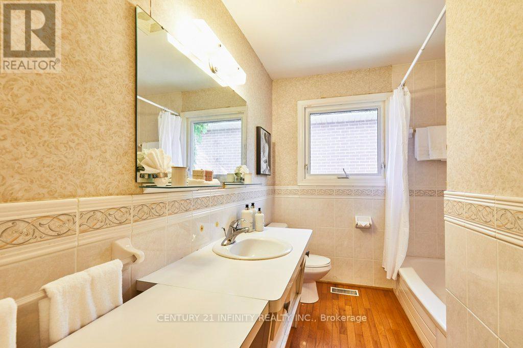 1 GOODLAND GATE - 22