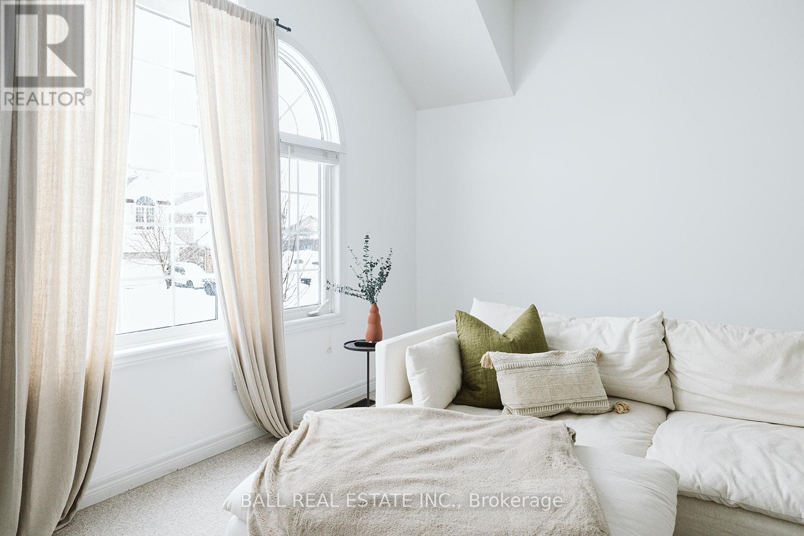 66 HIGHLANDS CRESCENT - 29