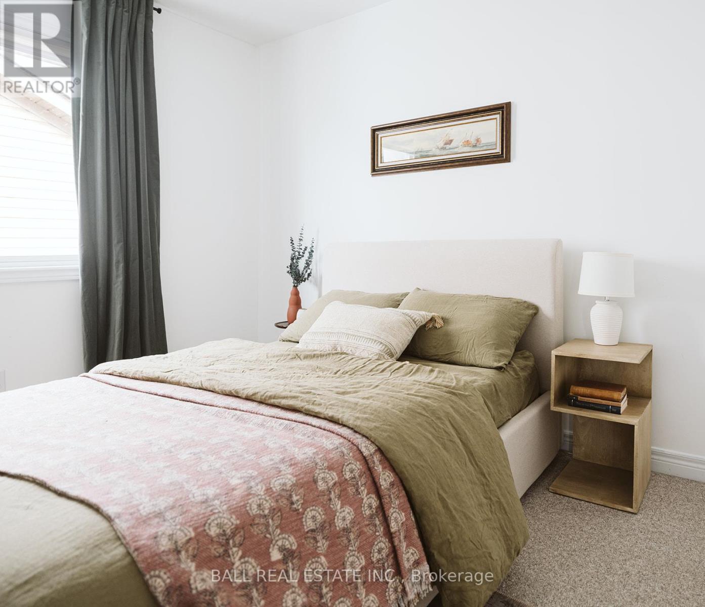 66 HIGHLANDS CRESCENT - 33