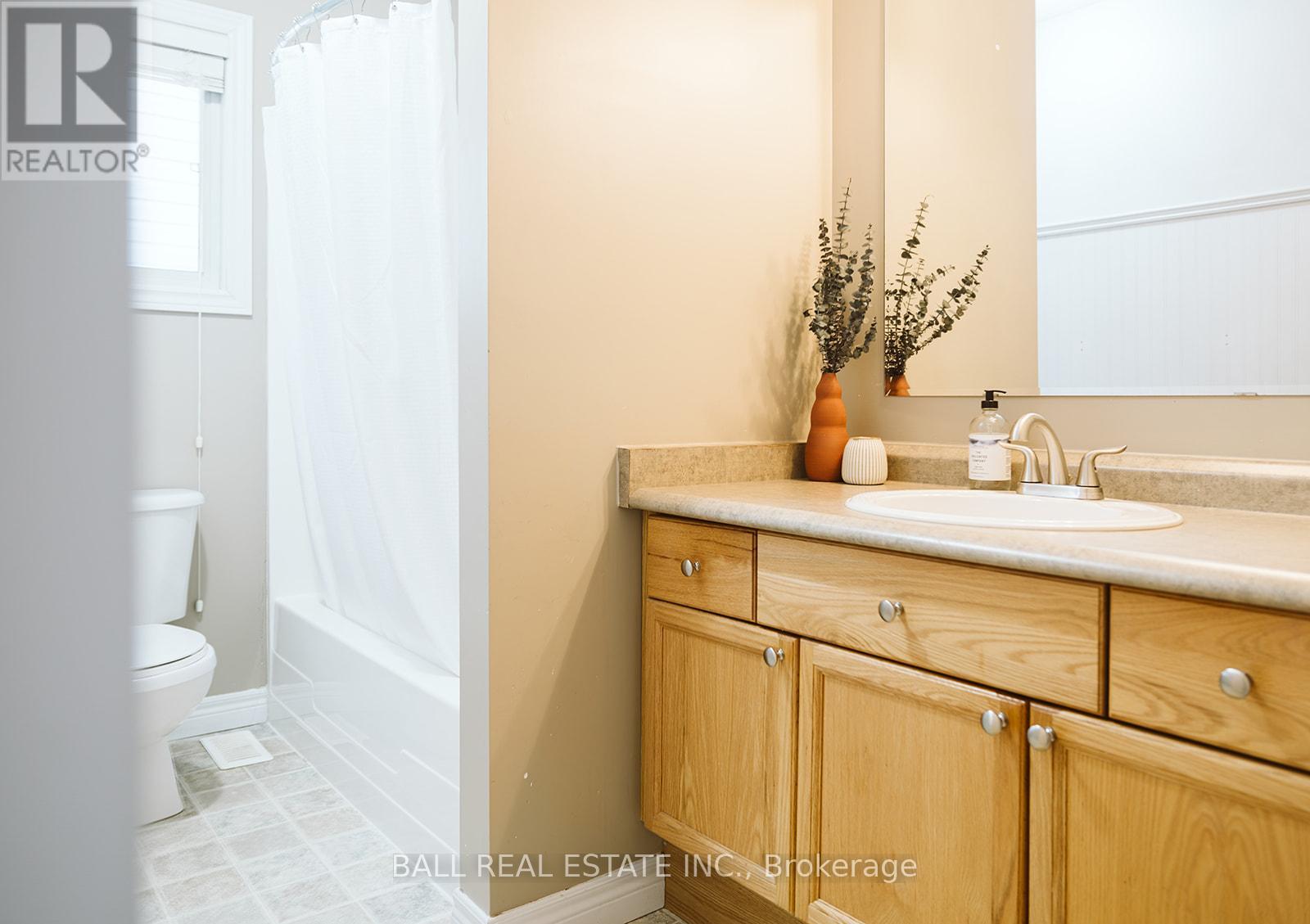 66 HIGHLANDS CRESCENT - 34