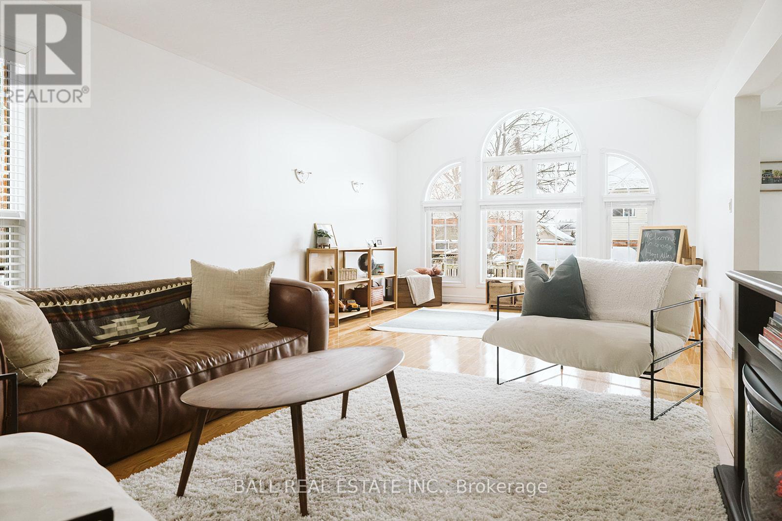 66 HIGHLANDS CRESCENT - 6