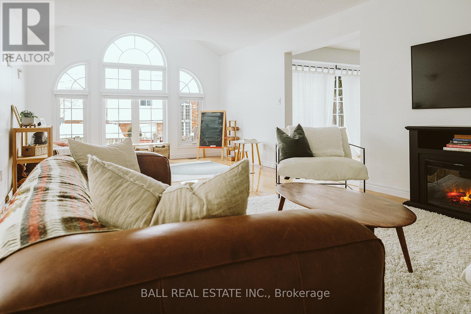 66 HIGHLANDS CRESCENT - 7